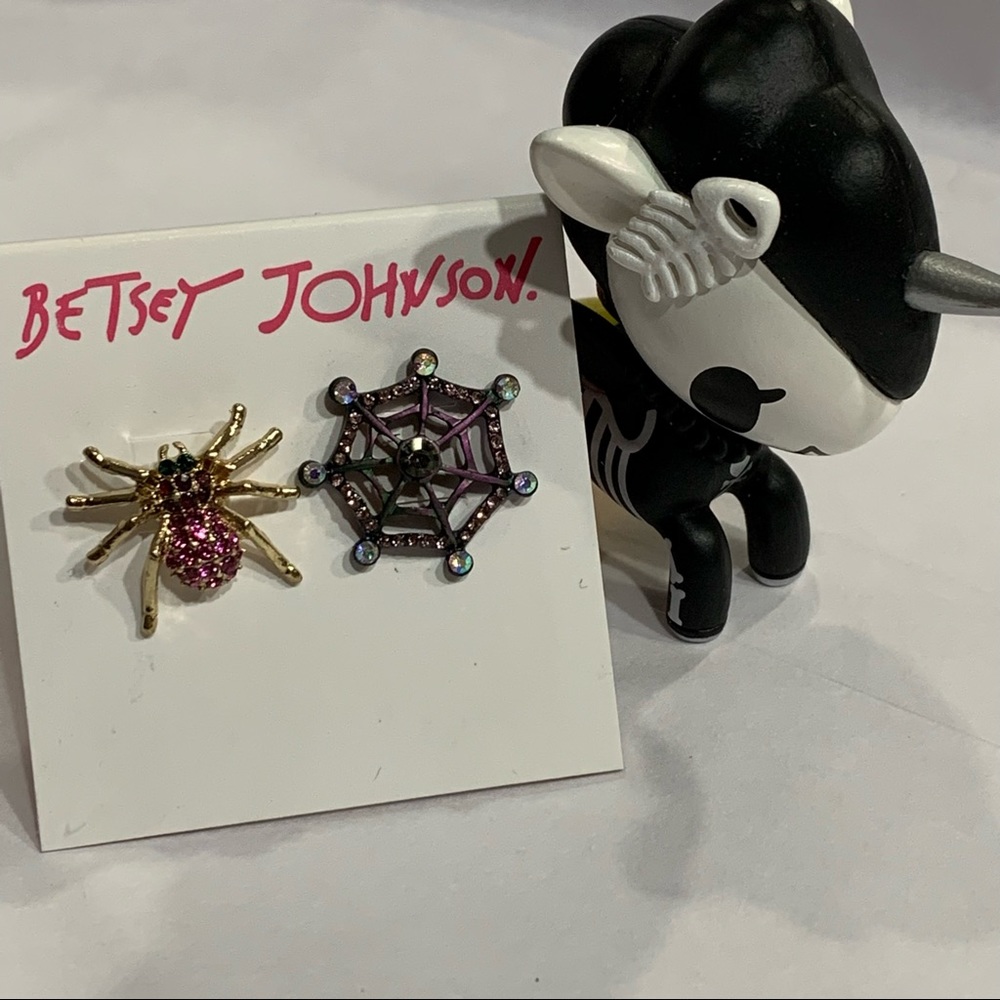 BETSEY JOHNSON Spider & Web MISMATCH EARRINGS! Halloween Sparkly Crystals Posts